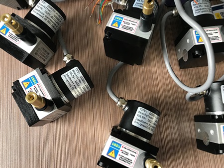 0~10v늉�ݔ�����Kλ�Ƃ�������Μy(c��)���É���